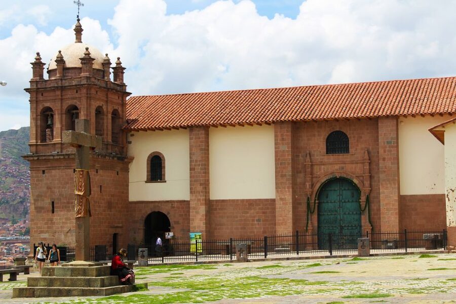 Cusco: Sightseeing Tour of the City on an Open-Top Bus - Wool, crafts, and the sales pitch