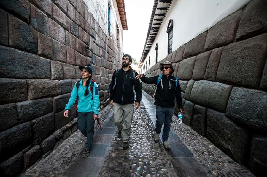 Cusco: Walking Tour Cusco - The Twelve Angled Stone and Inca masonry