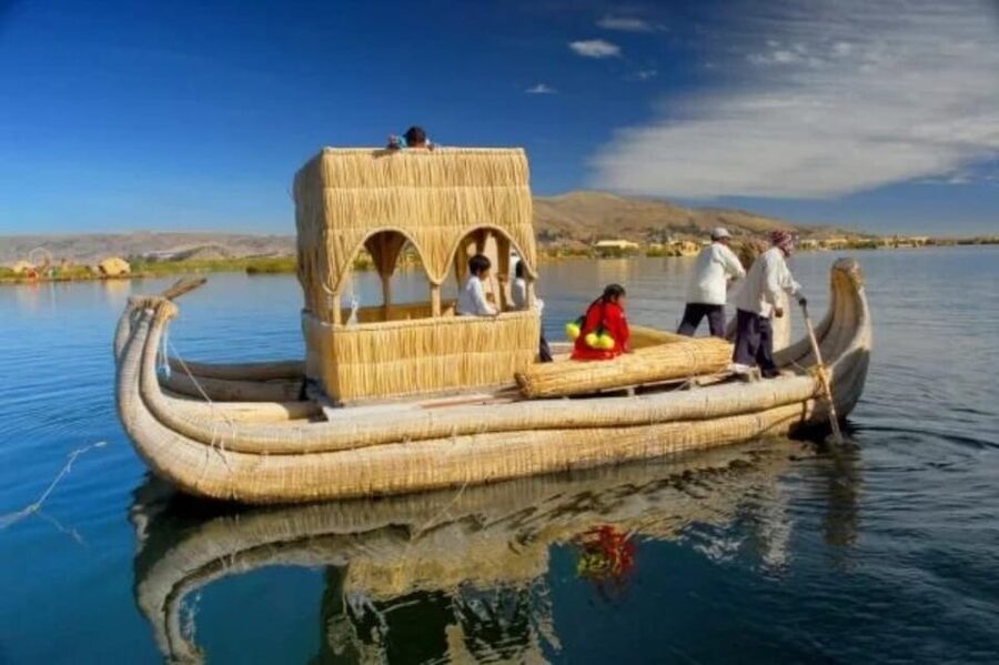 Day Trip to Uros Floating Islands and Amantani Island - Guides, language, and the feel of the day