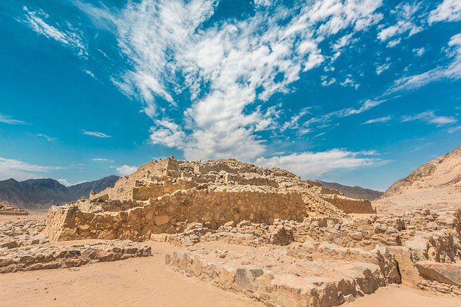 Discovering Caral, The Oldest Civilization In America - Orientation first, then the Caral archaeological complex