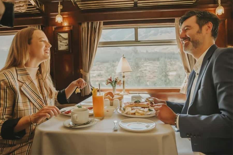 Excursion Cusco - Puno - Titicaca Observatory Train - Lunch in the restaurant car