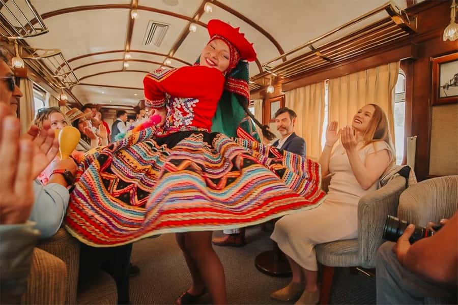 Excursion Cusco - Puno - Titicaca Observatory Train - Who will enjoy this train most?