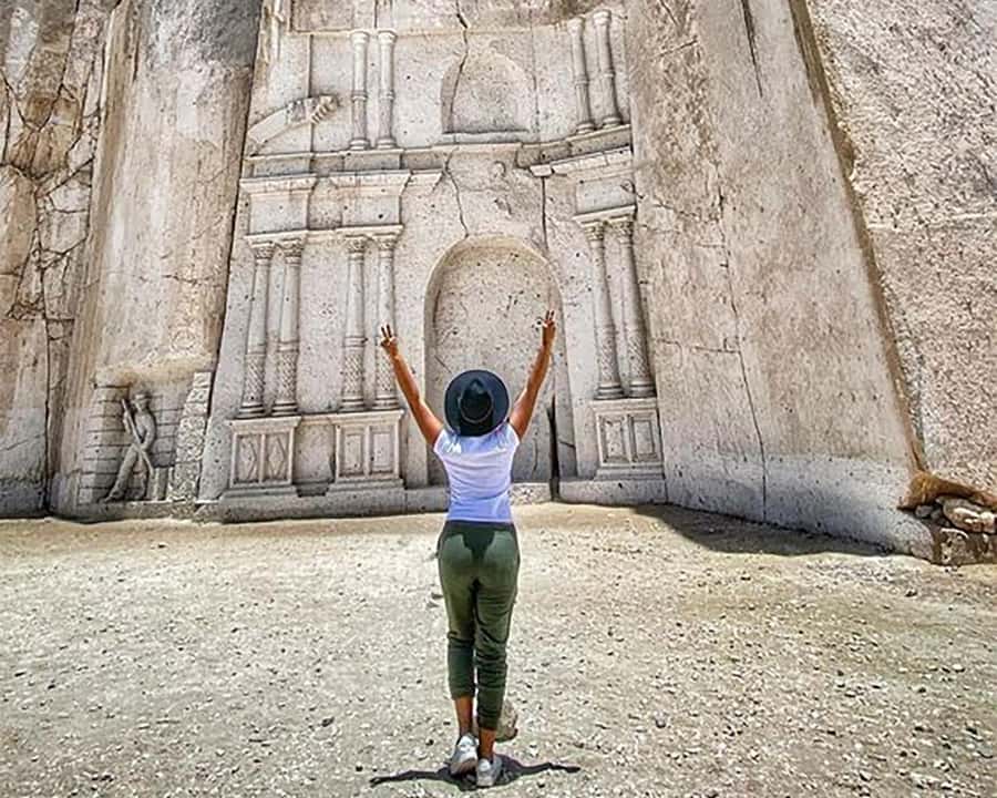 Excursion + Sillar and Culebrillas Route in Arequipa - Añashuayco Quarry and its towering stone walls