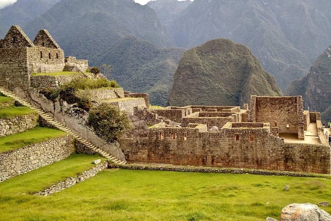Excursion to MachuPicchu from Cusco with lunch | Private Service| - The 30-minute bus ride up to Machu Picchu