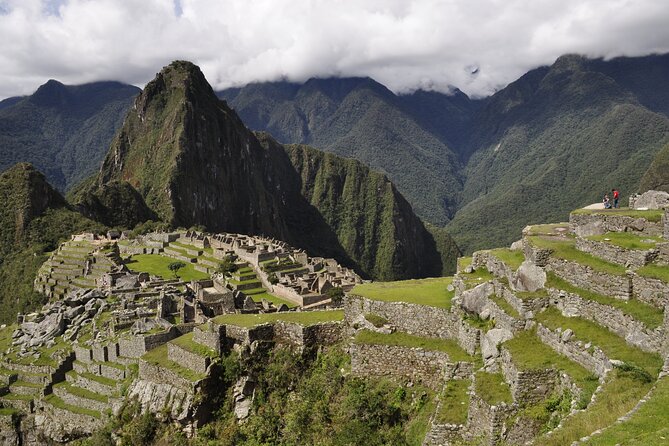 Experience Machu Picchu sustainably on a private tour from Cusco - The walk to San Pedro station at 7:30 am
