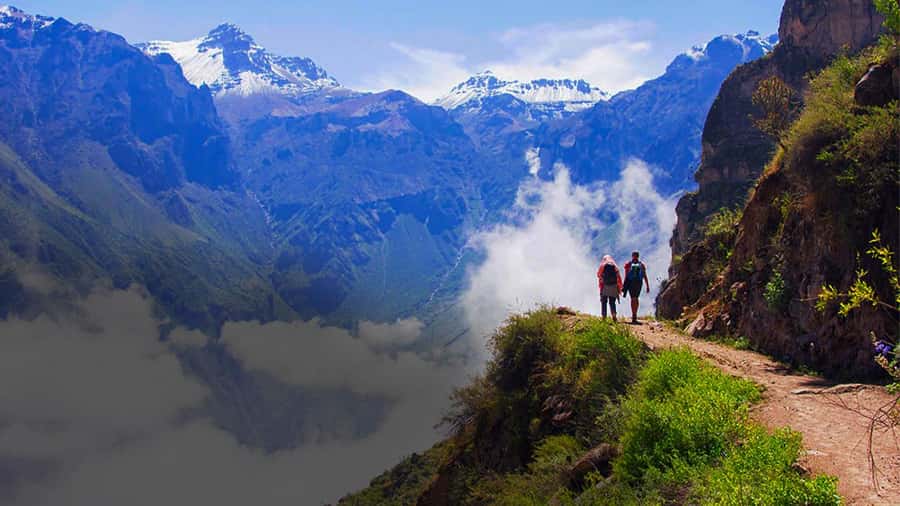 From Arequipa: Colca Canyon Day Trip with Transfer to Puno - Before sunrise in Arequipa