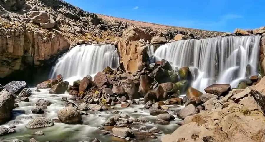 From Arequipa: Road to Pillones Waterfall - Leaving Arequipa between 6:00 and 6:30 am