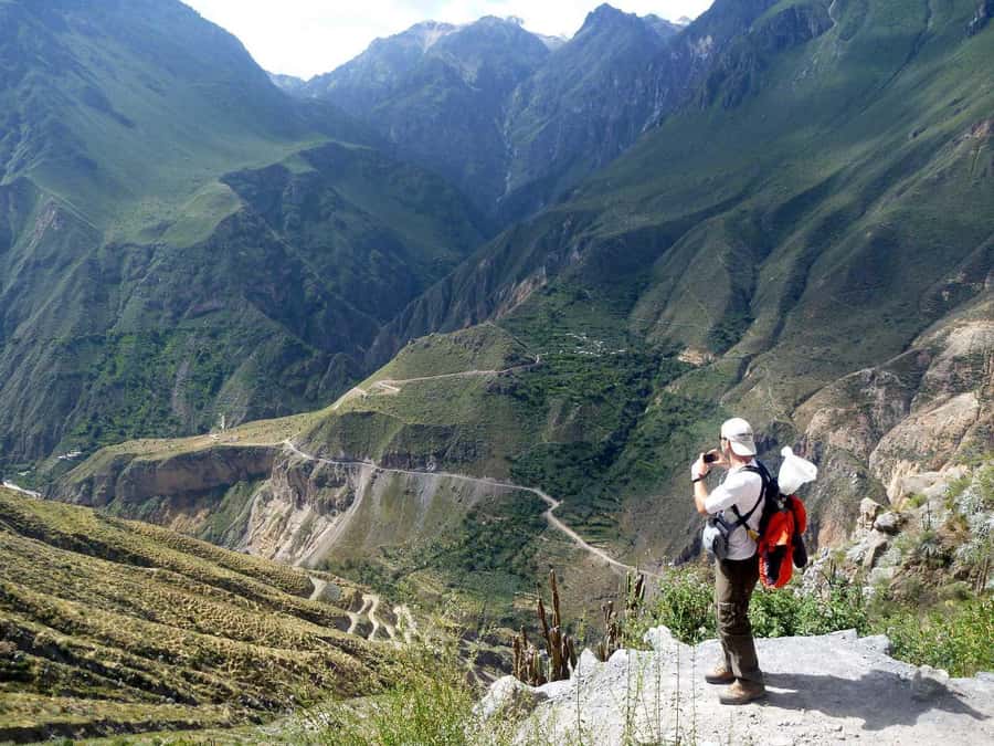 From Arequipa Trek : 2-Days of Hiking in the Colca Canyon - Cruz del Cóndor and the first canyon views