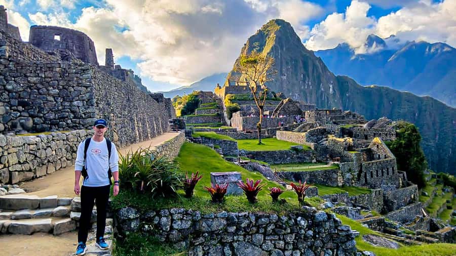 From Cusco: 1-day Machu Picchu Tour by Train - Photo stops, views, and the pace inside the sanctuary