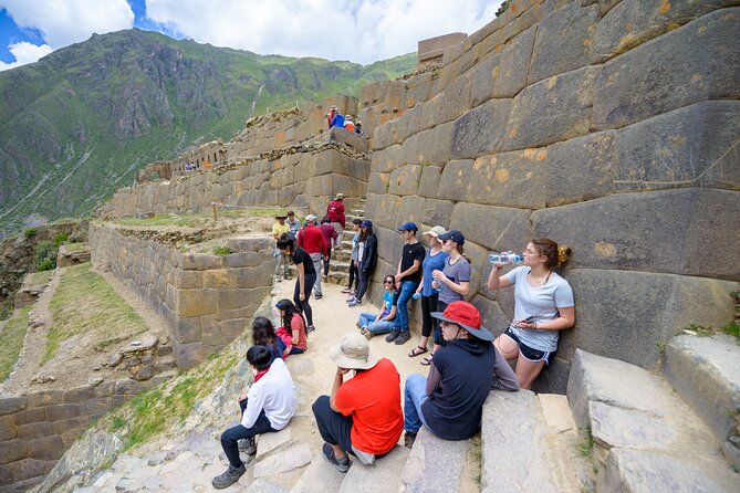 From Cusco - 2-Day Tour to the Sacred Valley and Machu Picchu with Lunch - The train to Aguas Calientes needs careful attention
