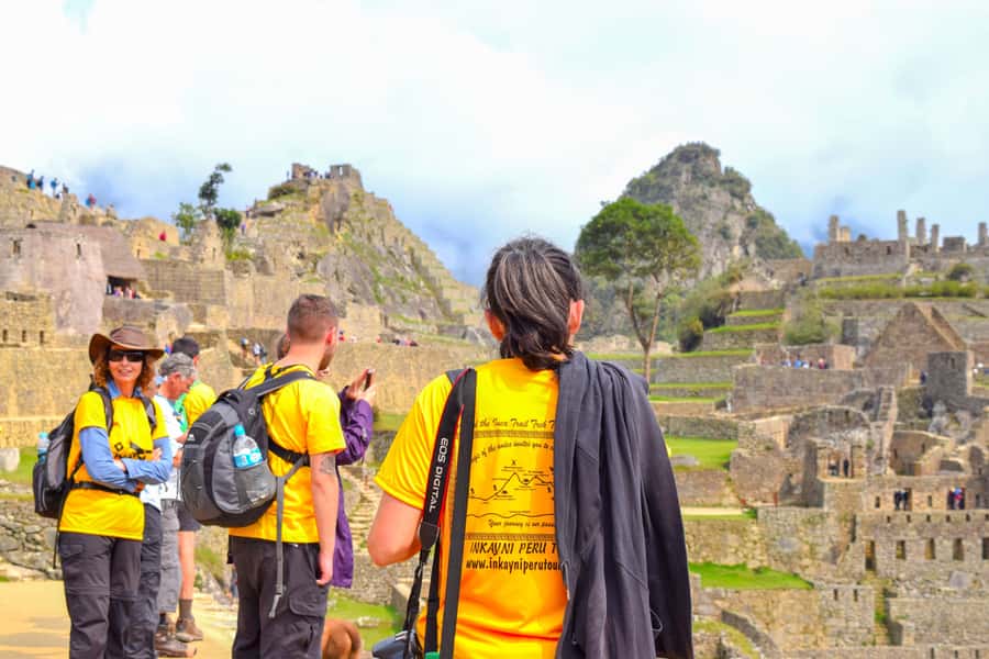 From Cusco: 4-Day Inca Jungle Adventure to Machu Picchu - The guides make a real difference