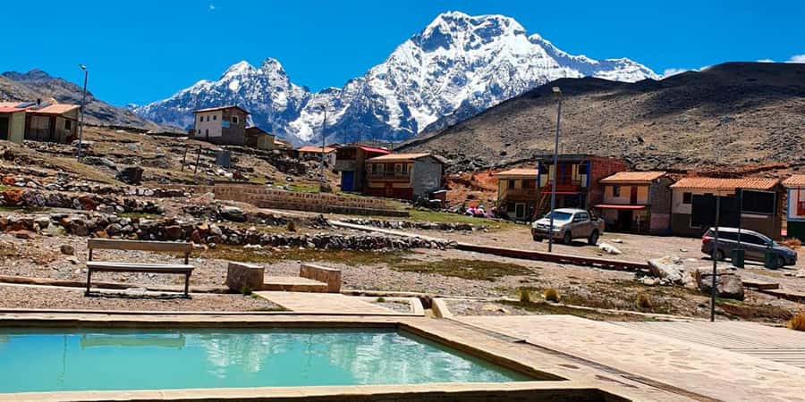 From Cusco: 7 Lakes Ausangate Trek with Breakfast and Lunch - Breakfast in Pacchanta and the first Ausangate views