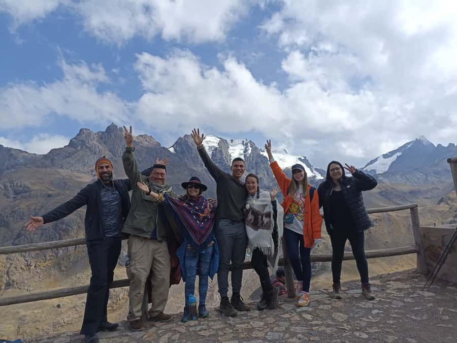 From Cusco: Guided Trip to Rainbow Mountain (6:30am option) - Buffet lunch in Cusipata