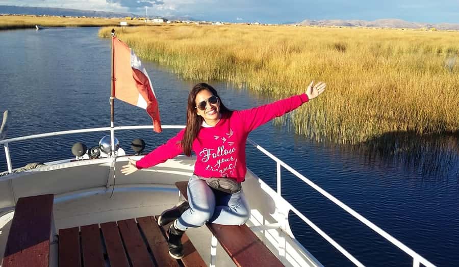 From Cusco: Lake Titicaca with a visit to Uros and Taquile - Cruising Lake Titicaca from Puno