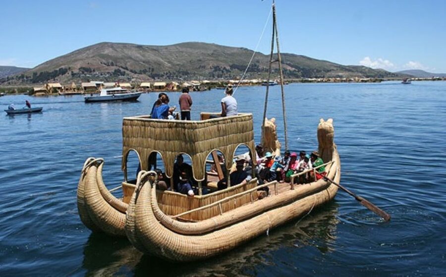 From Cusco: Lake Titicaca with a visit to Uros and Taquile - Uros: culture on the lake