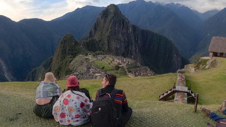 From Cusco: Machu Picchu Tour with Hiking Ticket - Ollantaytambo and the early Expedition train