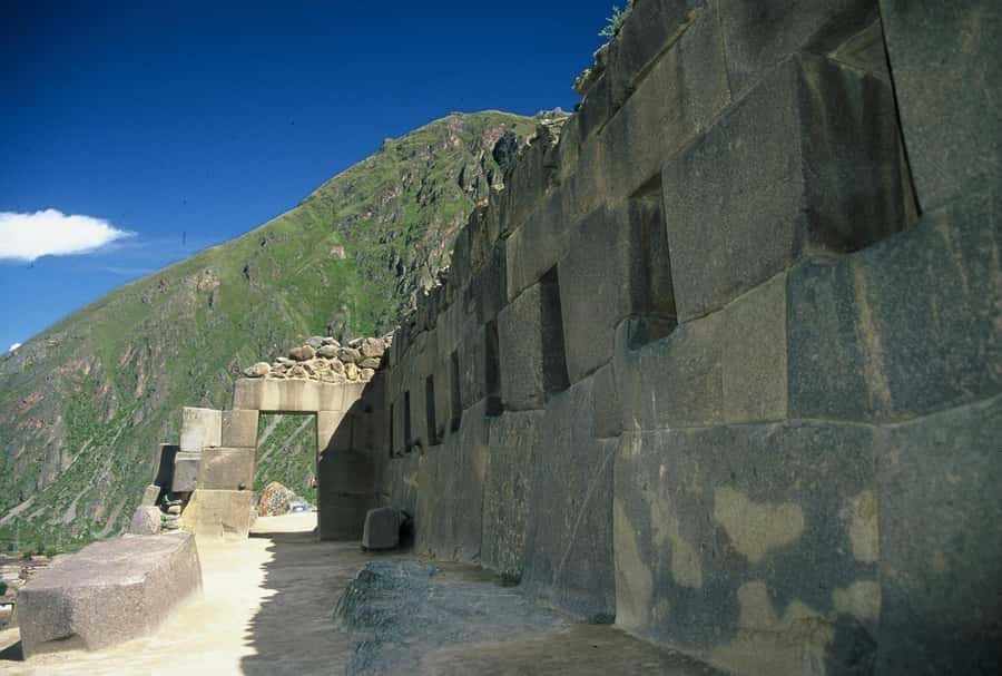 From Cusco: Ollantaytambo Fortress Half-Day Private Tour - From Cusco to the Sacred Valley