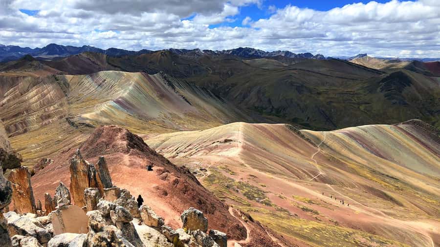From Cusco: Palccoyo Rainbow Mountain Guided Tour - The 40-minute walk toward Palccoyo