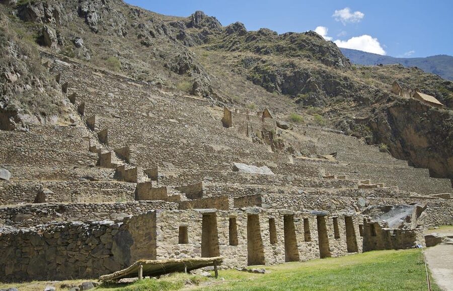 From Cusco: Sacred Valley ending in Ollantaytambo and Lunch - Urubamba lunch breaks up the sightseeing