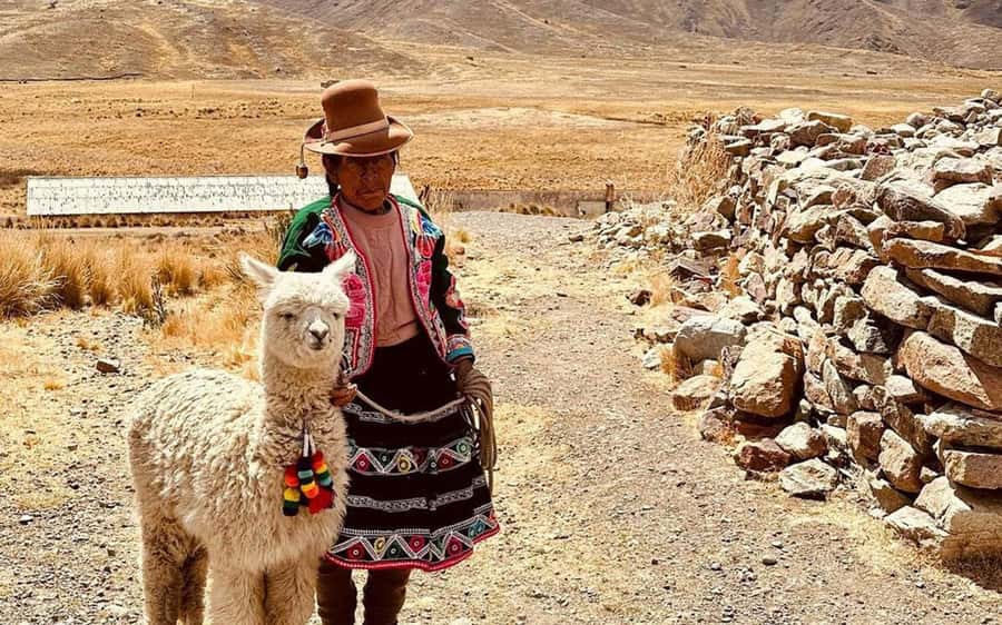 From Cusco: Titicaca lake with the route of the sun in 2 day - Buffet lunch and the long road toward Puno