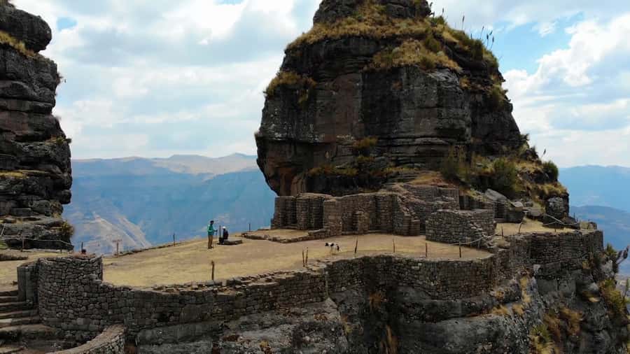 From Cusco: Waqrapukara Hike Full-Day Tour With Meals - The long road from Cusco to Acomayo
