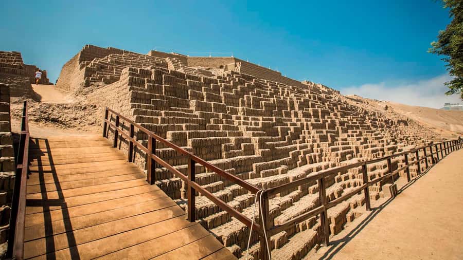 From Lima: City tour Prehispanic + Colonial & Modern Lima - Entering Lima’s colonial center