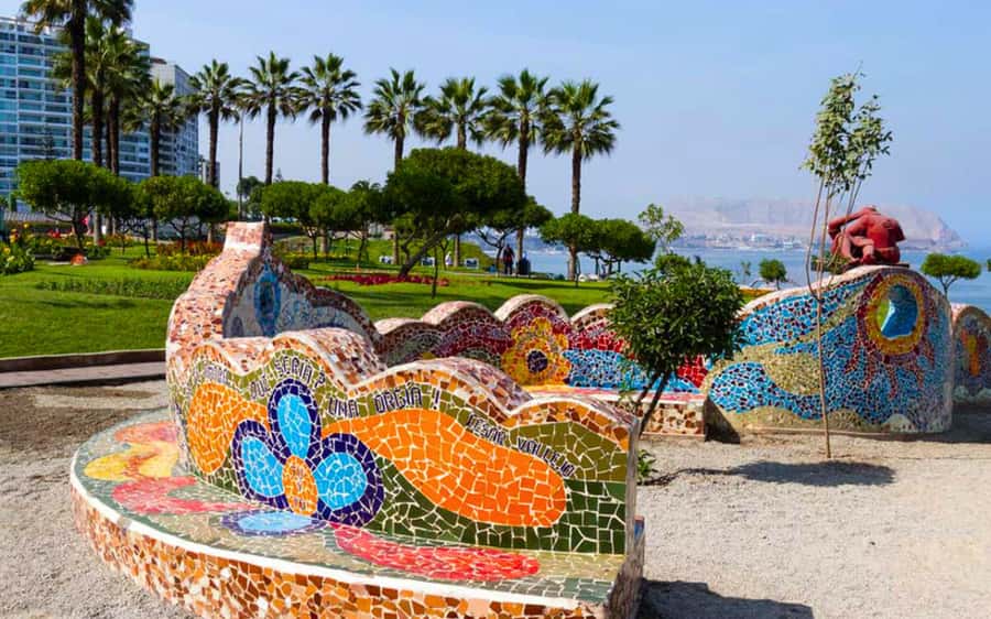 From Lima: Miraflores, Barranco & San Isidro Guided Tour - Barranco murals and the Bridge of Sighs