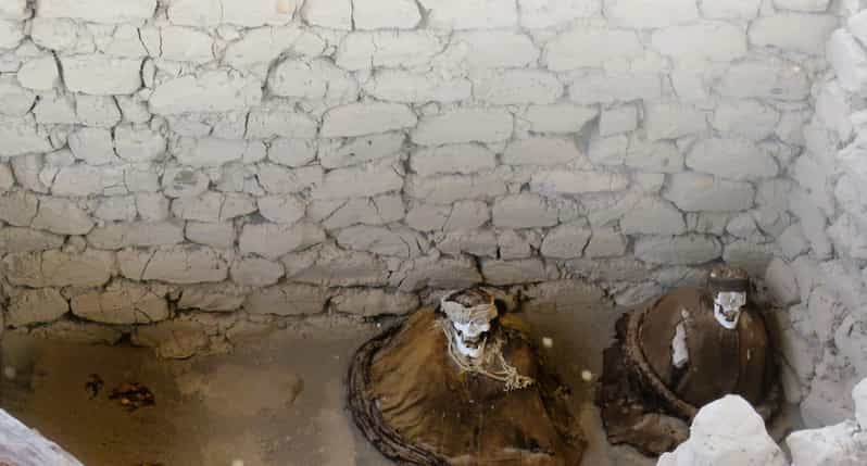 From Nazca: Chauchilla Cemetery Tour and Artisans Workshop - Why the guide matters at Chauchilla