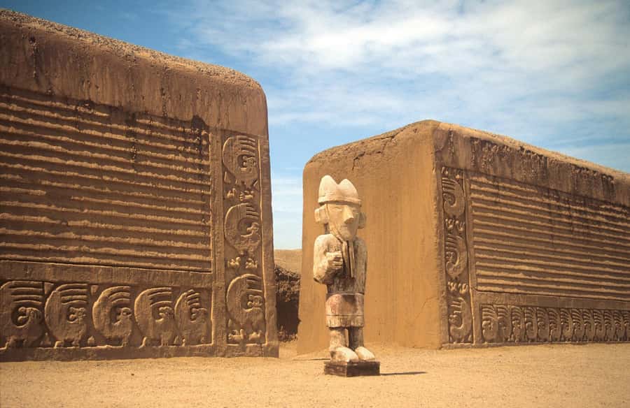 From Trujillo: Temple of the Moon and Sun and Chan Chan - Key points to know before booking