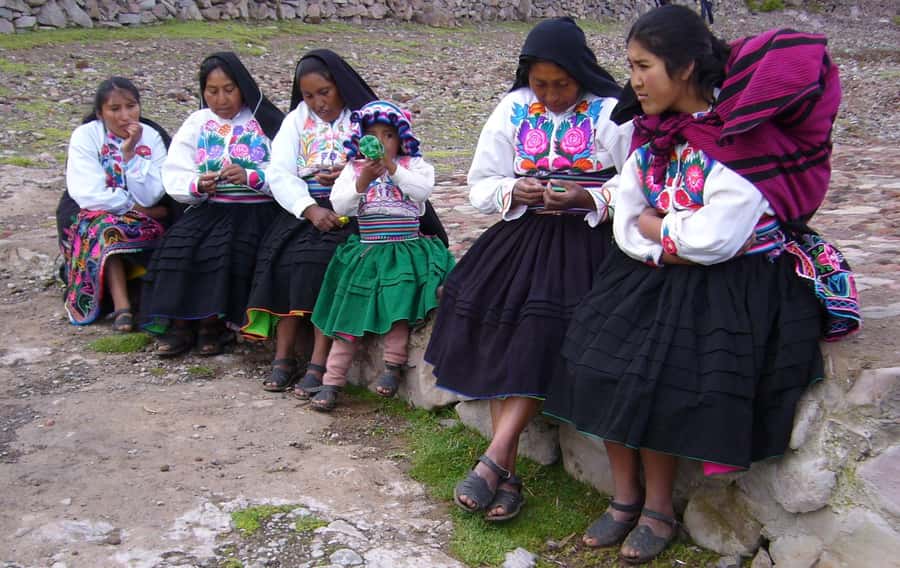 FromPuno: Uros and Amantani Islands Full-Day Tour with Lunch - A family lunch and an introduction to Amantani