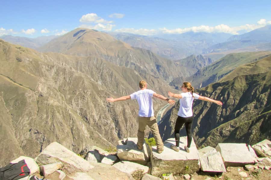 Full-Day Condor Viewpoint & Inca Sites Tour - Tarawasi and the road into the valley