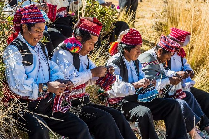 Full Day Lake Titicaca Tour to Uros and Taquile Islands - The optional totora boat ride