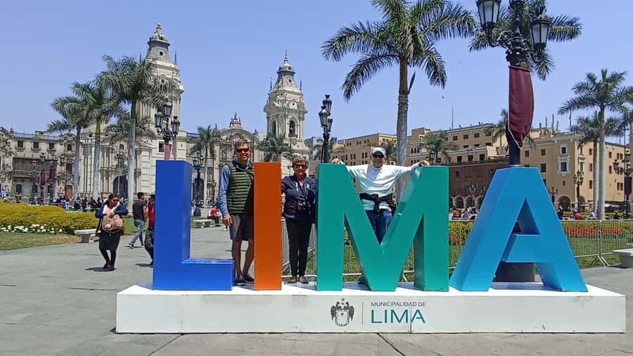 Full Day Lima: Local Market+ CityTour+ Barranco & Miraflores - Miraflores ends the day above the Pacific