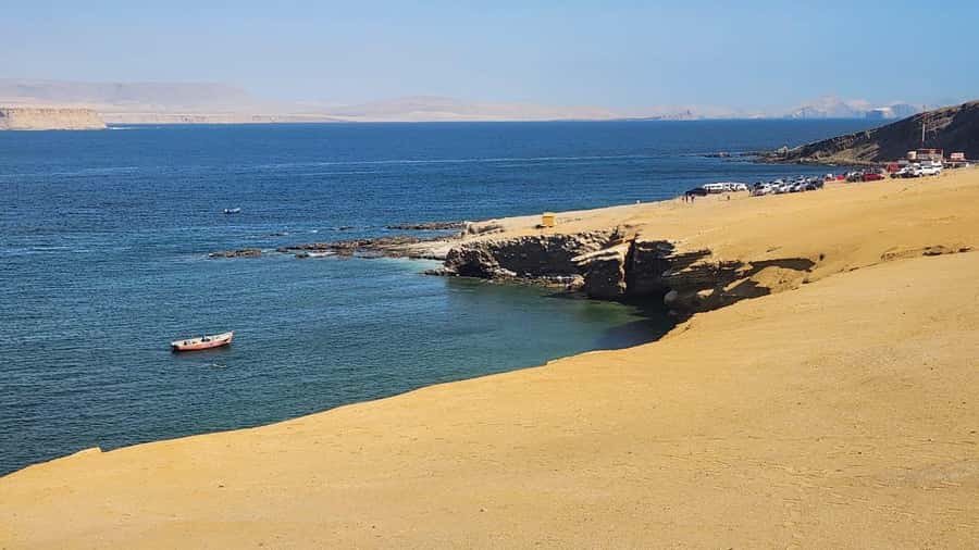 FULL DAY PARACAS - ICA - Who should book this experience?