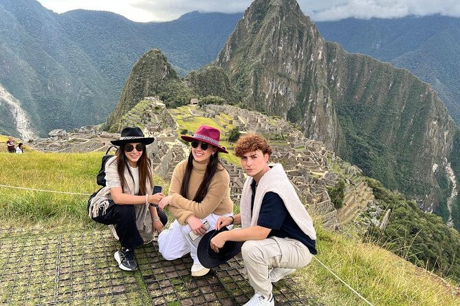Full Day Private Guided Tour in Machu Picchu - Lunch at Julian restaurant in Machu Picchu village