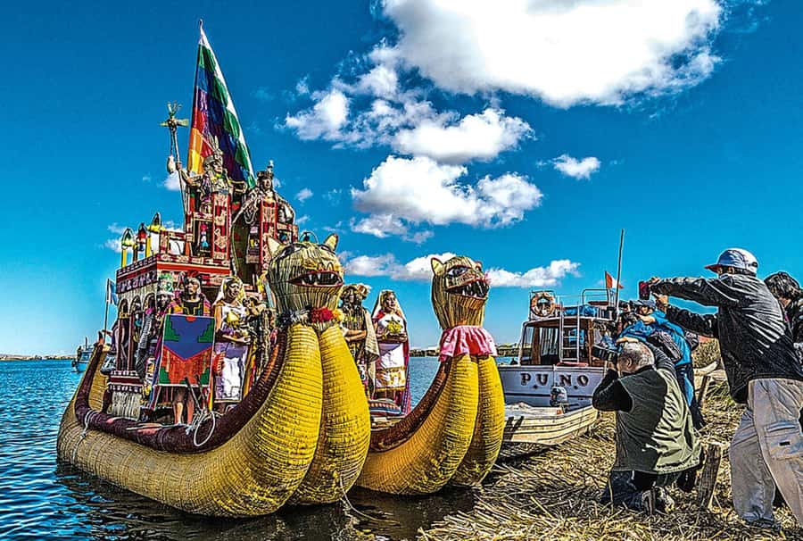 Full Day Tour to Titicaca Lake in Puno: Uros and Amantani - Seeing how the Uros islands are built