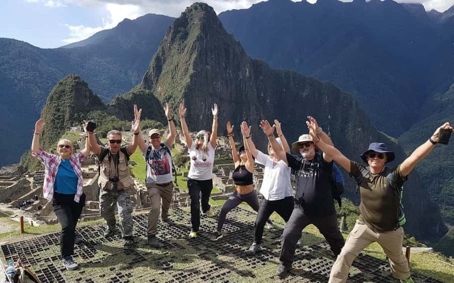 Guide in Machu Picchu - Returning by bus after the citadel