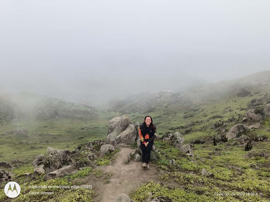 Hiking Lomas de Lachay in Lima - Breakfast before the two-hour hike