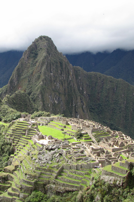 IN MACHU PICCHU: Private Tour Guide Service - The Temple of the Sun and Temple of the Moon