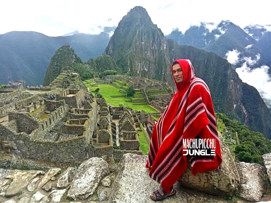 IN MACHU PICCHU: Private Tour Guide Service - Reaching the control gate from Aguas Calientes