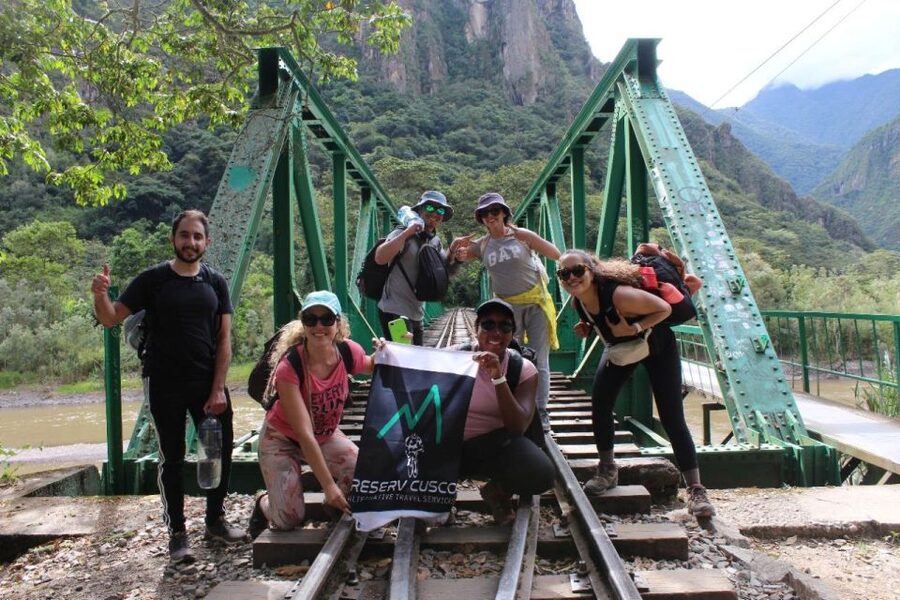 Inca Jungle Trail to Machu Picchu in 4 Days - Guides, language, and group style