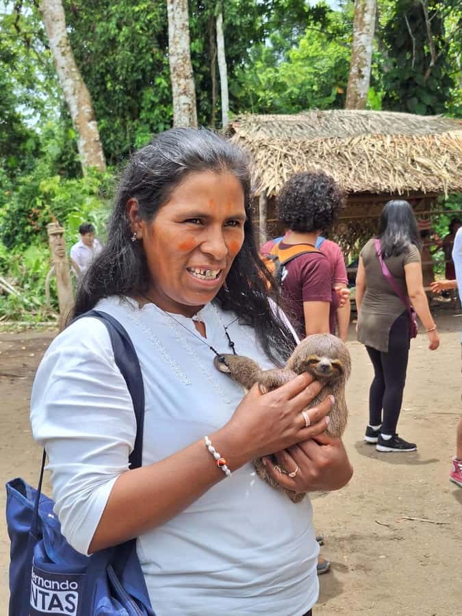 Iquitos: Amazon River Tribes Full-Day Tour with Lunch - Lunch on a floating restaurant