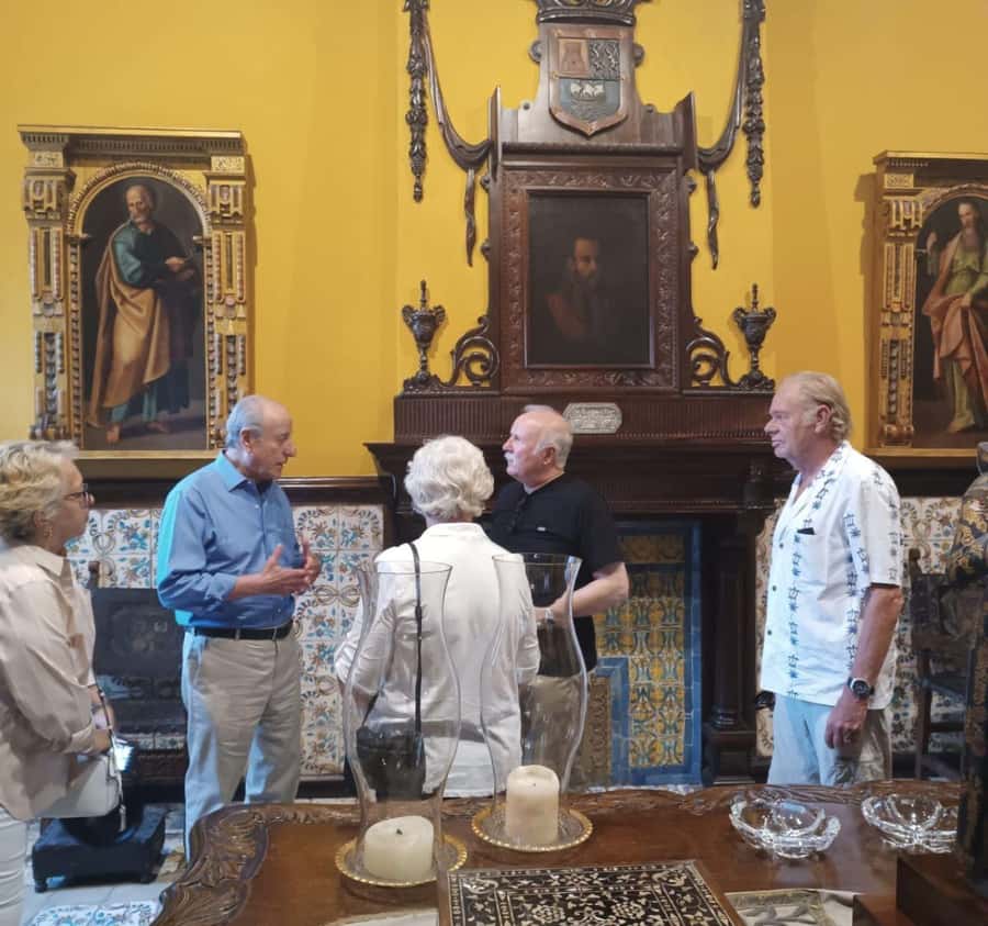 La casa de Aliaga, an alive colonial jewel at Lima center. - Why Casa de Aliaga feels different from a standard museum