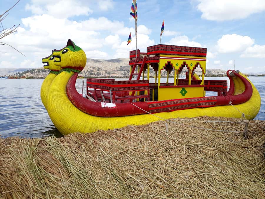 LAKE TITICACA 2-DAY EXCURSION: UROS AMANTANI AND TAQUILE + 3 MEALS - What the guide adds, and where service can vary