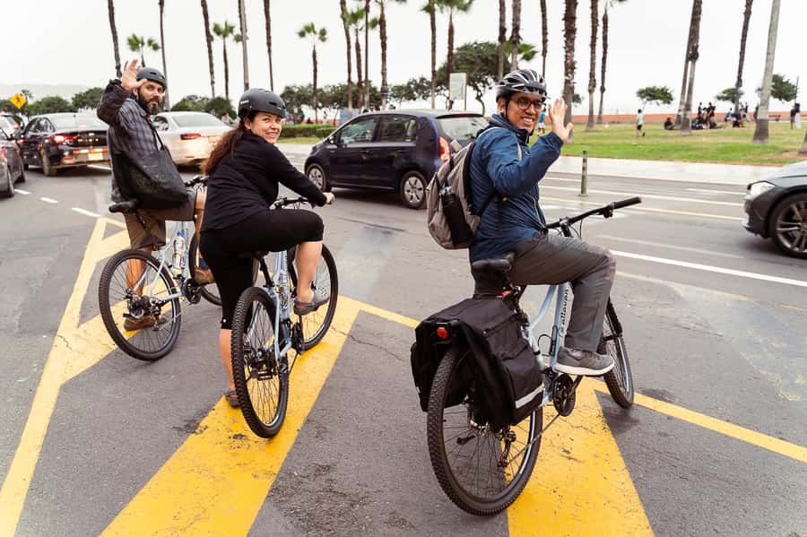Lima: City biking - Starting with coffee at Terrua Cafeteria