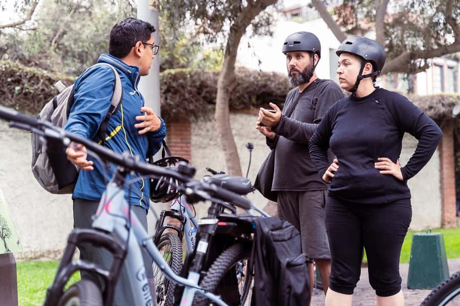 Lima: City biking - Huaca Pucllana, ancient Lima among modern buildings