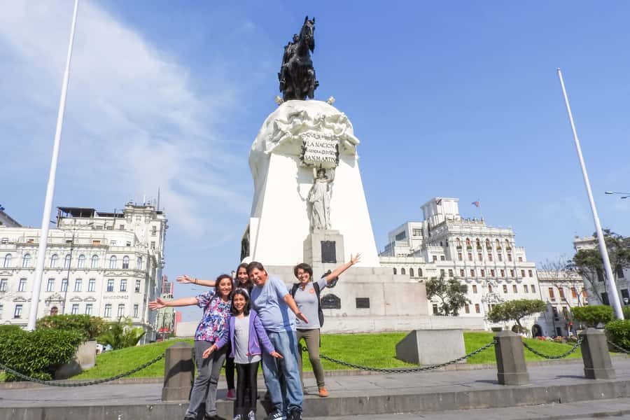 Lima: City Highlights Small Group Tour - San Martín Square and the road into central Lima