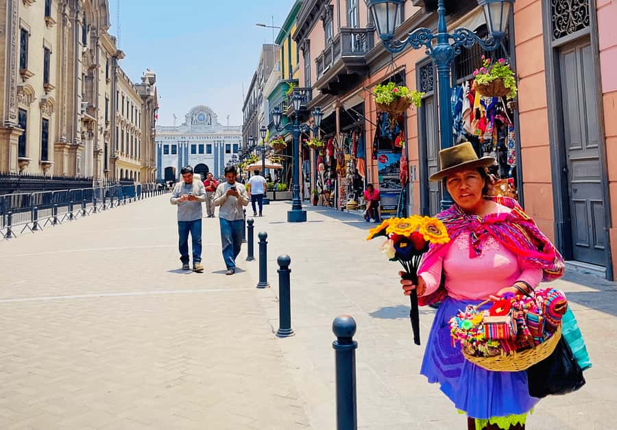 Lima: City Highlights Walking Tour & Catacombs - Transport, timing, and the real pace