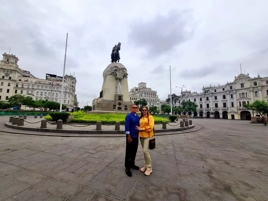 Lima: City Highlights Walking Tour & Catacombs - The guide can shape the experience