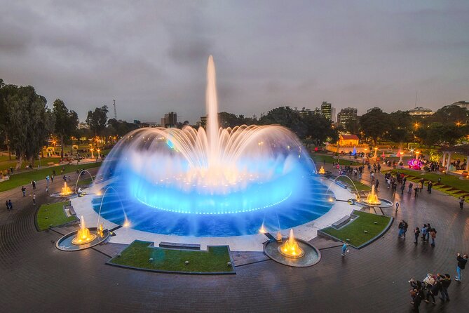 Lima Evening Tour: Magic Water Circuit & Fountain Show - Walking through the park and watching the fountains